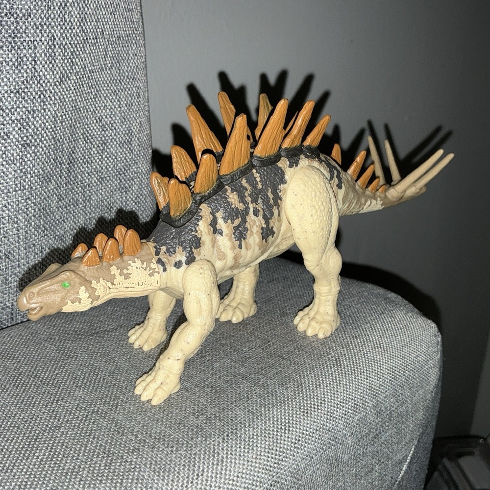 Jurassic World Epic Evolution Strike Attack Tuojiangosaurus Figure 2023
